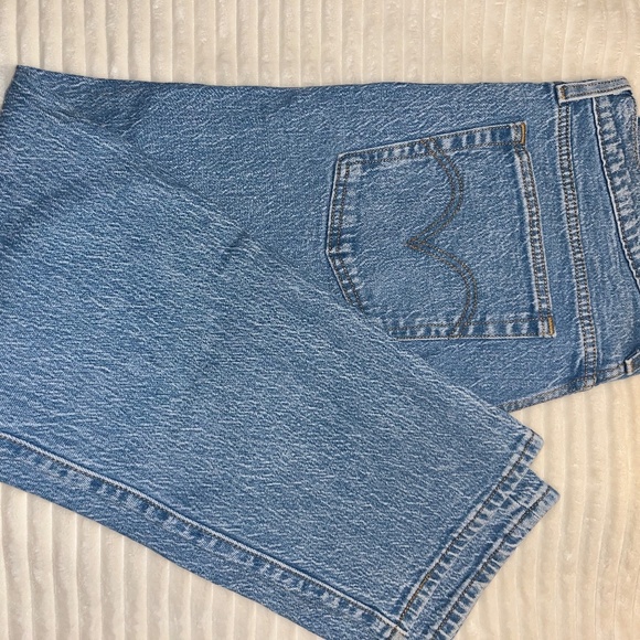 Levis - Wedgie Straight Jean - Picture 3 of 4